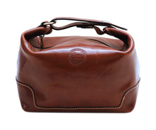 Load image into Gallery viewer, Cenzo Italian Leather Travel Toiletry Bag Dopp kit 2