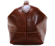 Load image into Gallery viewer, Cenzo Italian Leather Travel Toiletry Bag Dopp kit 5