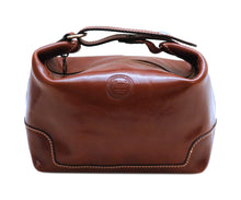 Load image into Gallery viewer, Cenzo Italian Leather Travel Toiletry Bag Dopp kit 2
